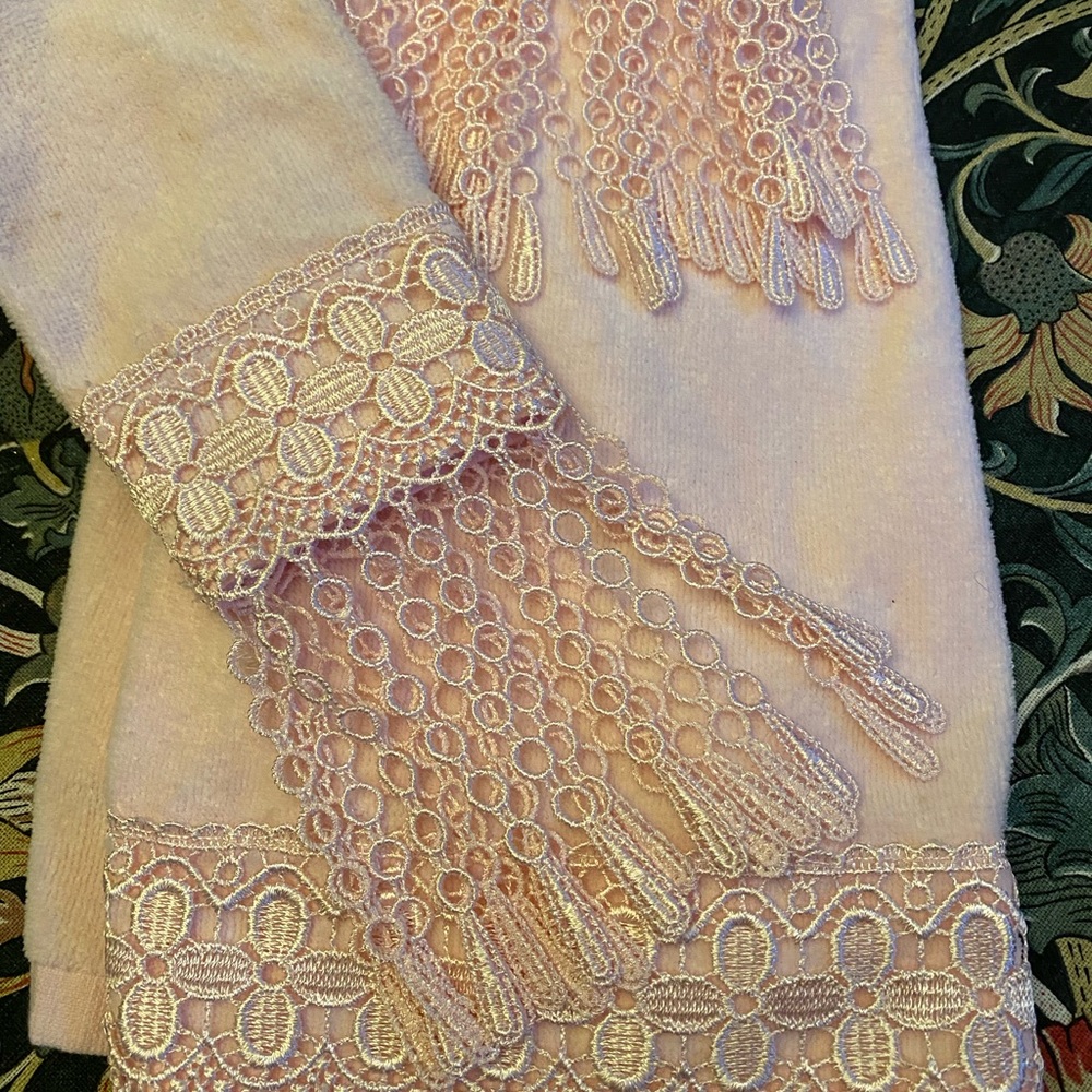 Elegant Pink Towel Set